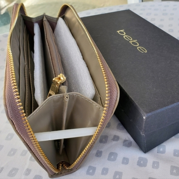 Bebe Logo Alexis NWT Monogram Taupe Brown Zip Around PU Leather Wallet - Picture 5 of 11